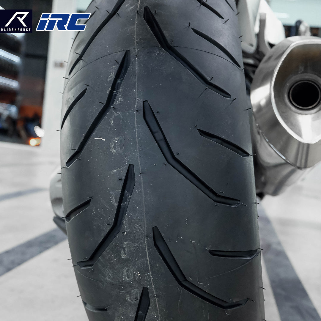 IRC RMC810 outer tire (for 17-inch rims)