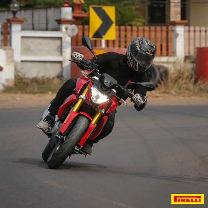 ยางนอก Pirelli Diablo Rosso Sport
