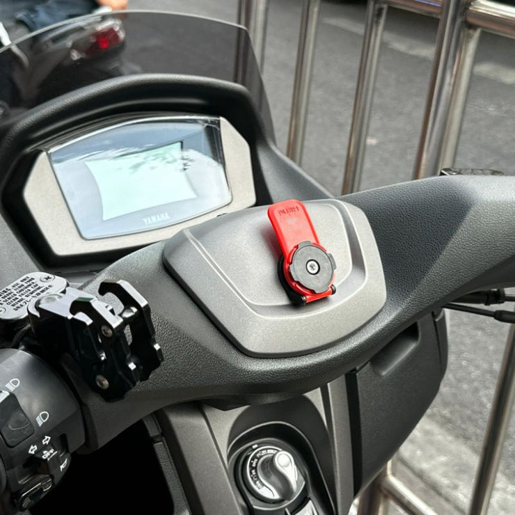 ชุดที่จับโทรศัพท์สำหรับมอเตอร์ไซต์พร้อมครอบแฮนด์ Mototec Quicklock-Nmax155